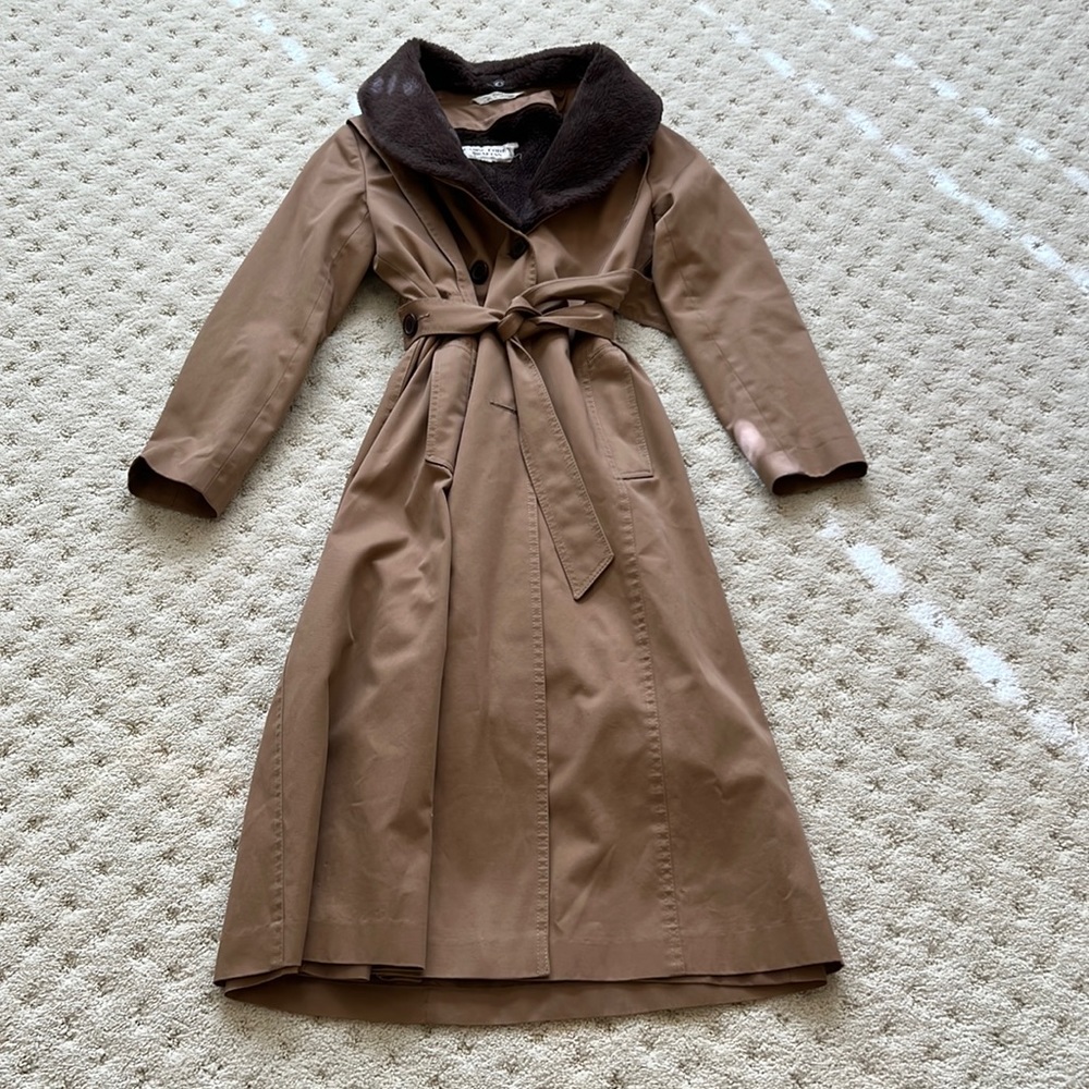 Vintage 90’s camel trench.